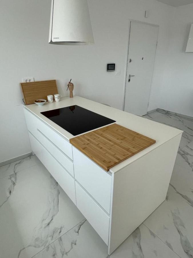Lavender Tree - Luxury Apartments โตรกีร์ ภายนอก รูปภาพ