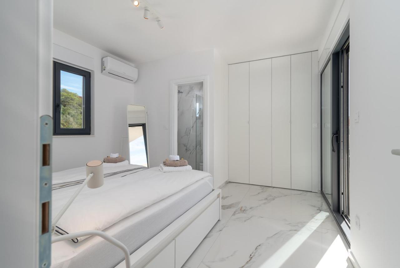 Lavender Tree - Luxury Apartments โตรกีร์ ภายนอก รูปภาพ