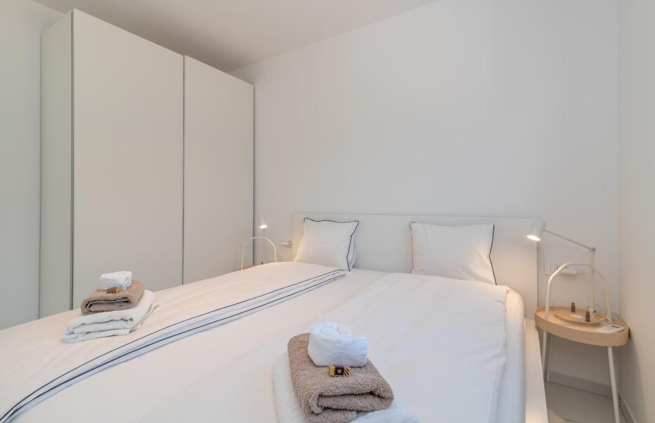 Lavender Tree - Luxury Apartments โตรกีร์ ภายนอก รูปภาพ