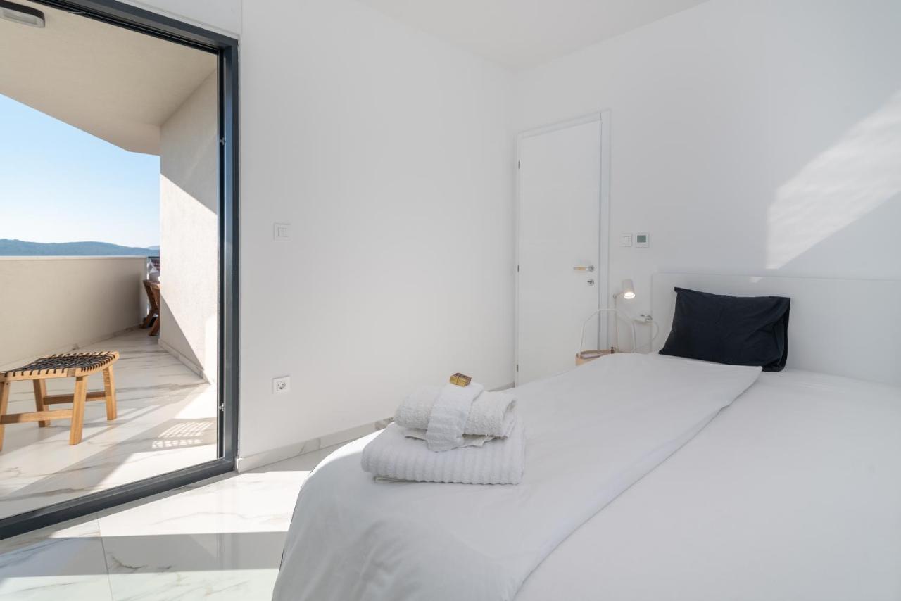 Lavender Tree - Luxury Apartments โตรกีร์ ภายนอก รูปภาพ