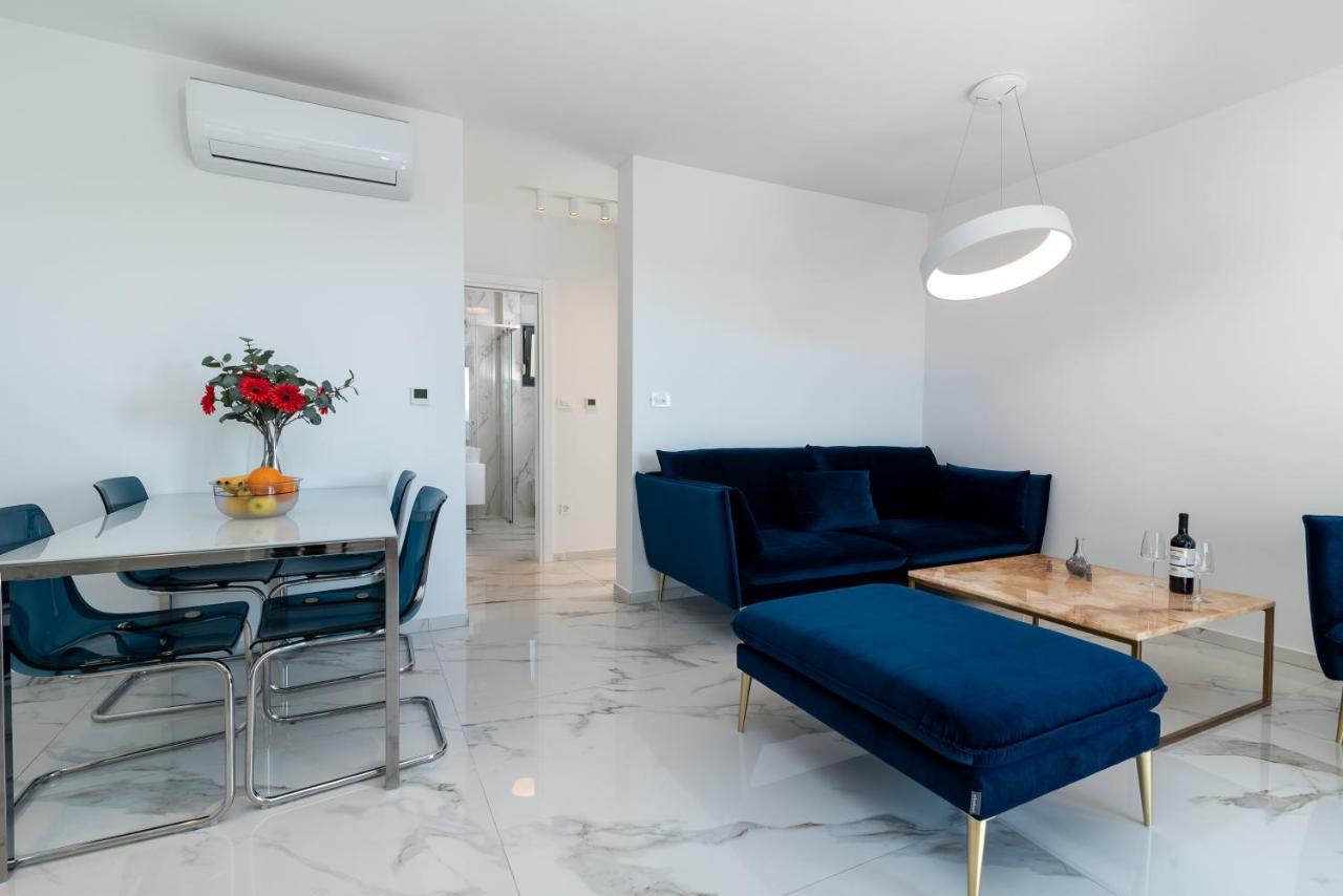 Lavender Tree - Luxury Apartments โตรกีร์ ภายนอก รูปภาพ