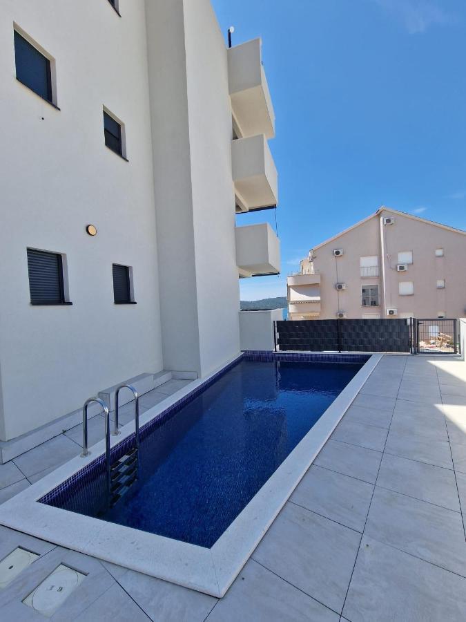 Lavender Tree - Luxury Apartments โตรกีร์ ภายนอก รูปภาพ
